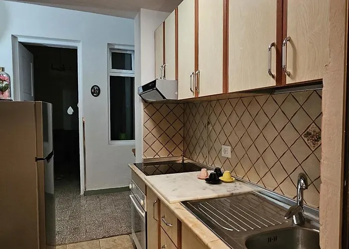 Doni's Charming Vintage *