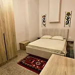 Doni's Charming Vintage ヴィラ ティラナ